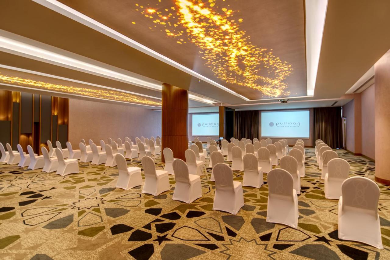 Hotel Pullman Schardscha Exterior foto The ballroom